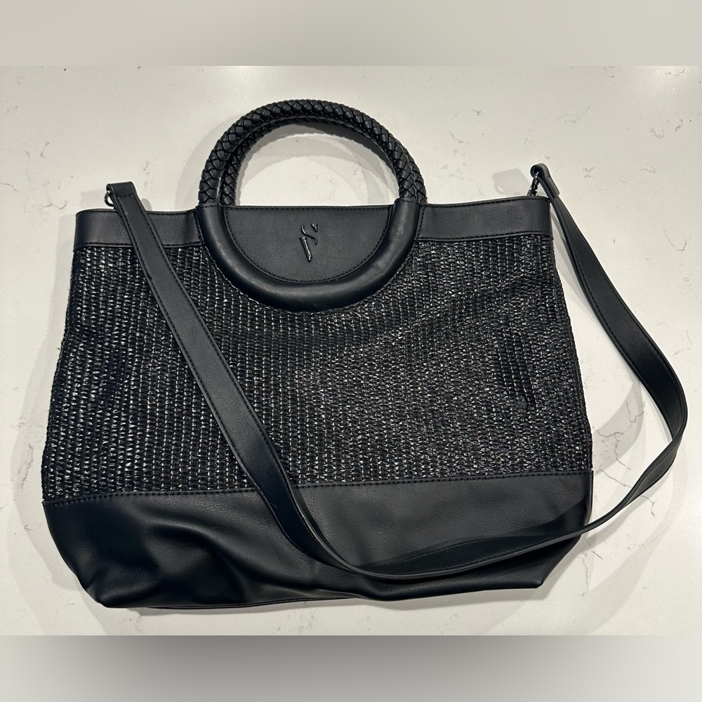 Simply Vera Wang Handbag Purse - Black with circle handle & detachable strap